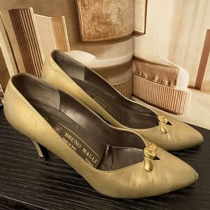Vintage Gold Bruno Magli Italian Leather Pumps, Size 6